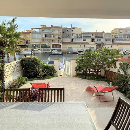 Apartamento En Planta Baja Directo Al Canal Ref 81 Apartment *
