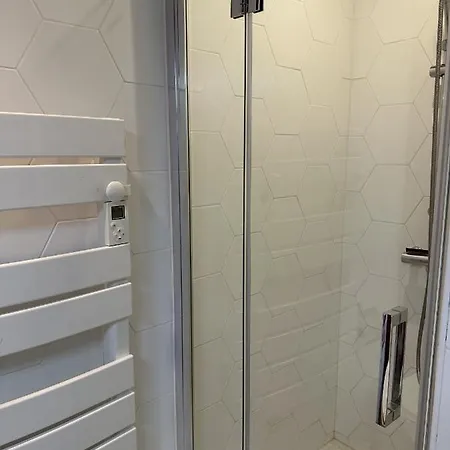 Apartamento En Planta Baja Directo Al Canal Ref 81 Apartment *