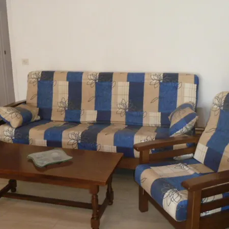 Apartamento En Planta Baja Directo Al Canal Ref 81 * Empuriabrava